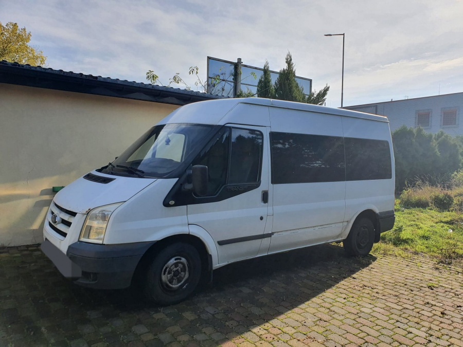Wynajem busa 9-osobowego Ford Transit 2009r.