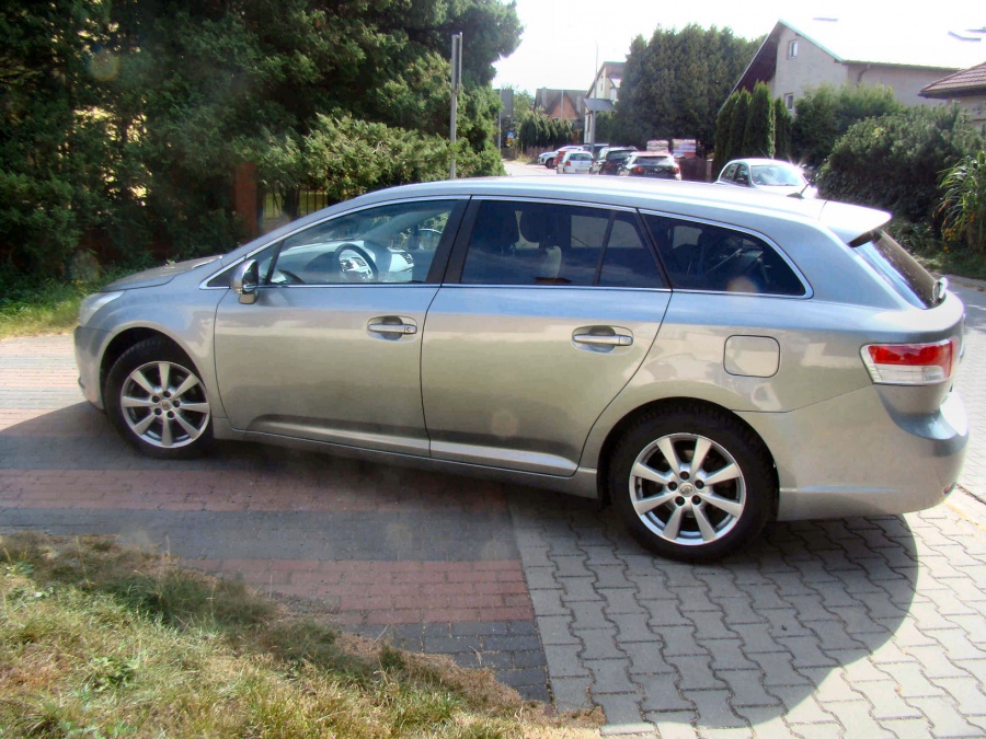 Sprzedam Toyotę Avensis Kombi 2010