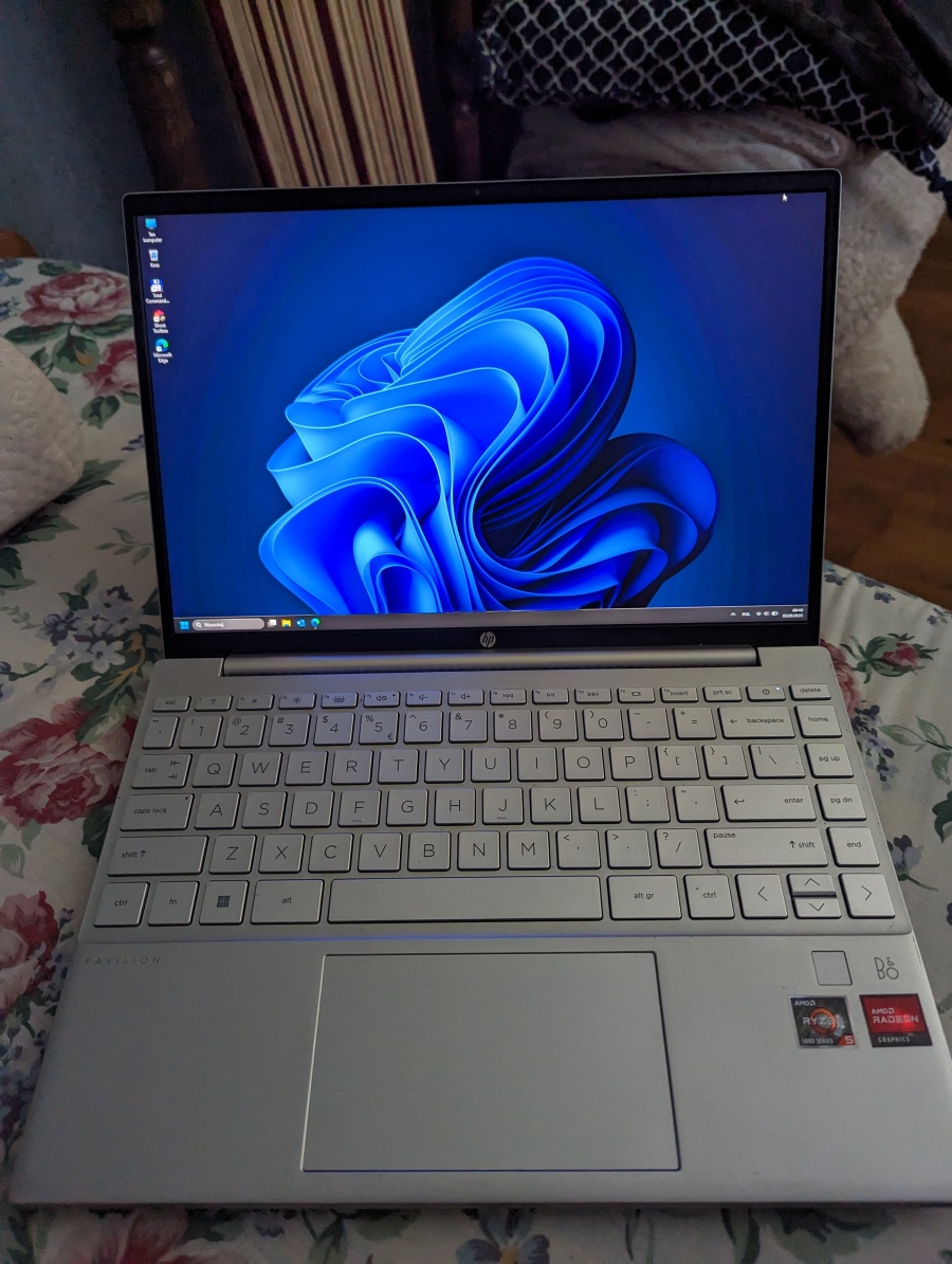 Sprzedam laptopa HP Aero 13.3